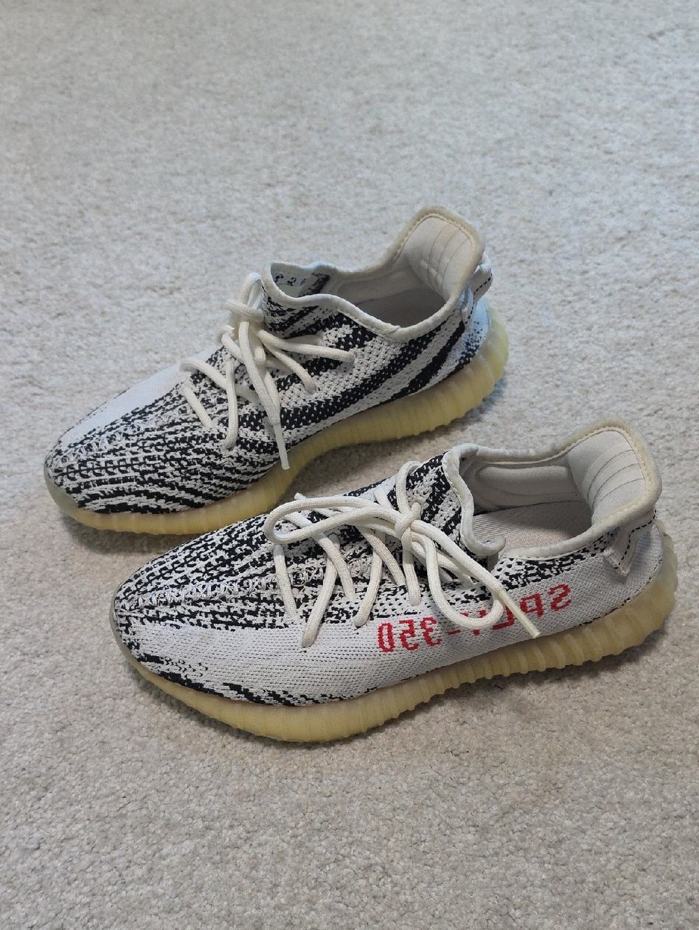 Adidas YEEZY Boost Mens 7, Womens 8.5